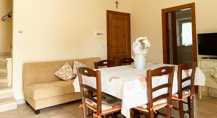 شقة La Collina Monsampietro Morico الغرفة الصورة